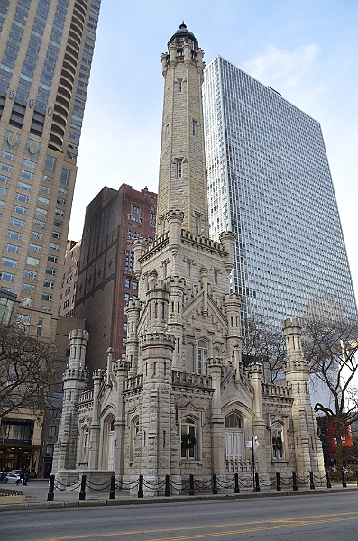 204_USA_Chicago_Water_Tower.JPG
