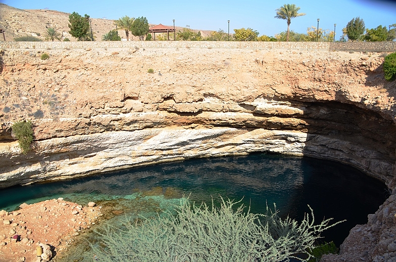 107_Oman_Sinkhole_Park.JPG